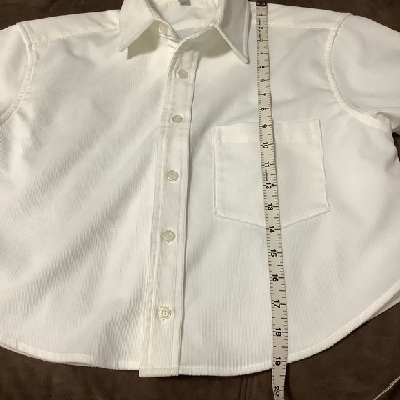 Black Iris  Button-up Top in White  (W334) - Picture 10 of 12